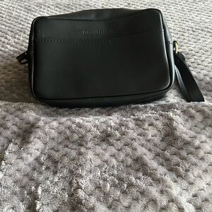 Portland Leather Black crossbody Bag